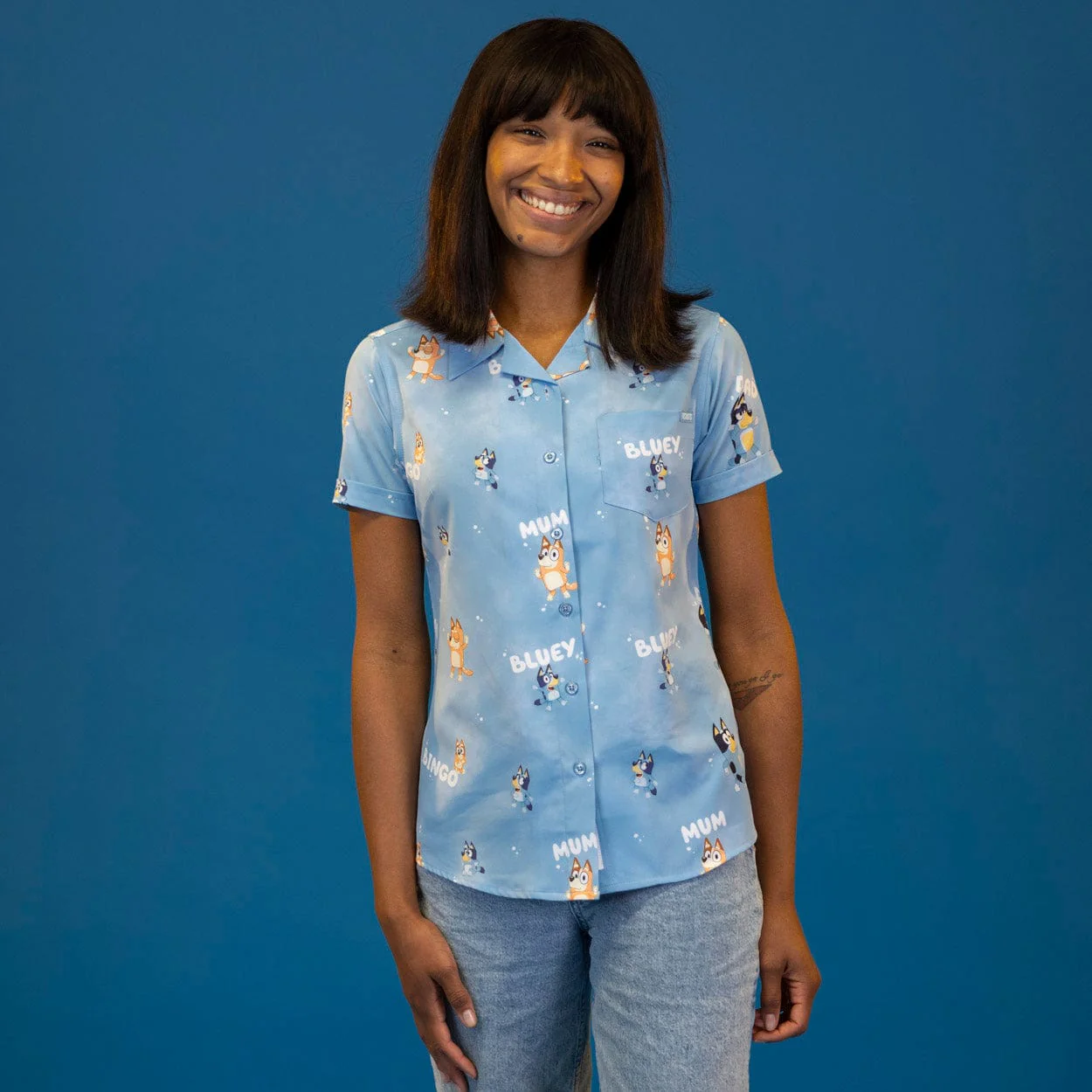 Bluey "Meet the Heelers" – Women's KUNUFLEX Short Sleeve Shirt - Image 2