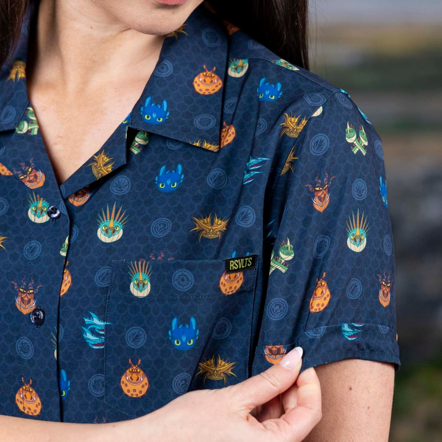 How to Train Your Dragon "Fiery Faces" – Women's KUNUFLEX Short Sleeve Shirt - Image 5