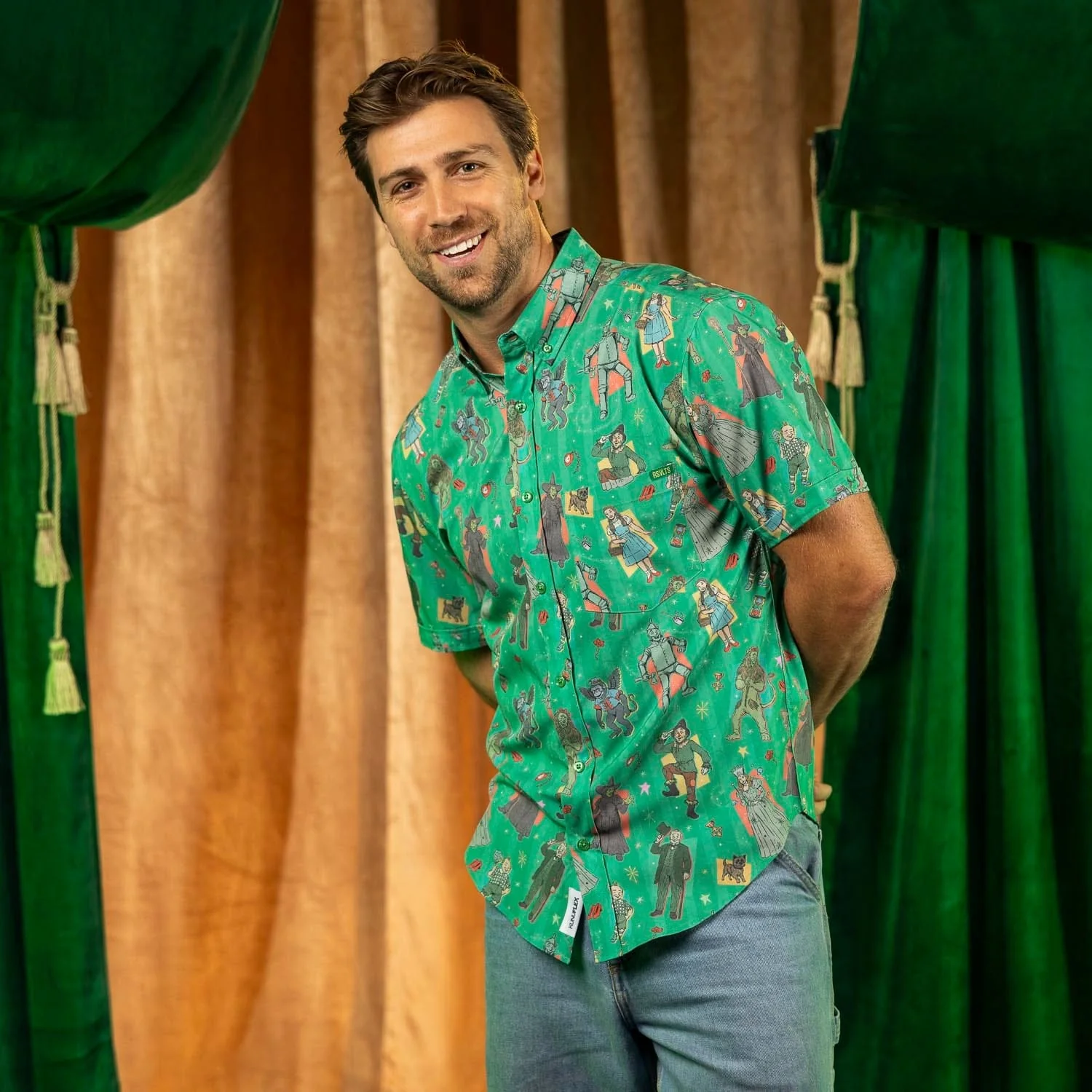 The Wizard of Oz™ "Off to See the Wizard" – KUNUFLEX Short Sleeve Shirt - Image 2